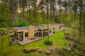 Woodland Zen by AvantStay Modern Design Patio